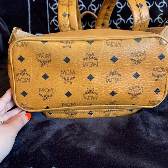 Original Cognac MCM backpack - Picture 7 of 11